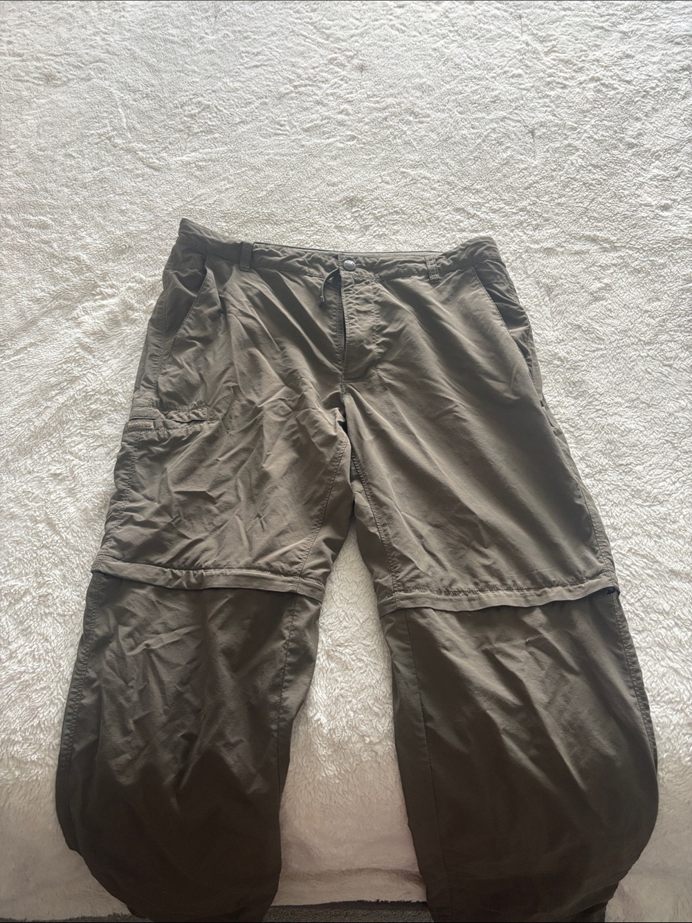 Men's Zip-Off Cargo Pants in Olive